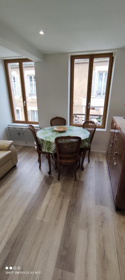 3 Pieces Pont De Loire Plein Centre Face Musee Apartment Nevers Exterior photo
